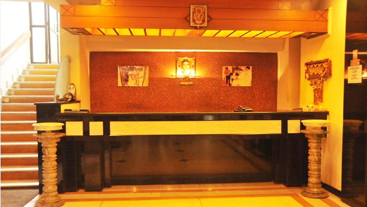 ホテルBalajee Palace ハイデラバード エクステリア 写真